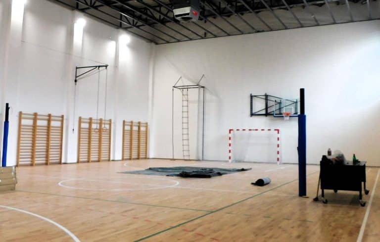 UPOTREBNA DOZVOLA PA NASTAVA Dve školske fiskulturne sale čekaju đake