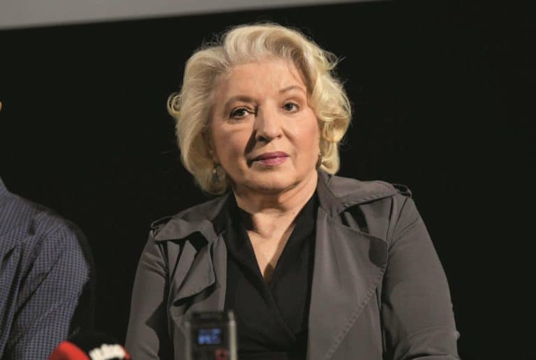 “Ovako je počeo moj život”: Mirjana Karanović pokazala kakva je lepotica bila, okačila izazovnu fotku iz mladosti pa oborila mreže (FOTO)