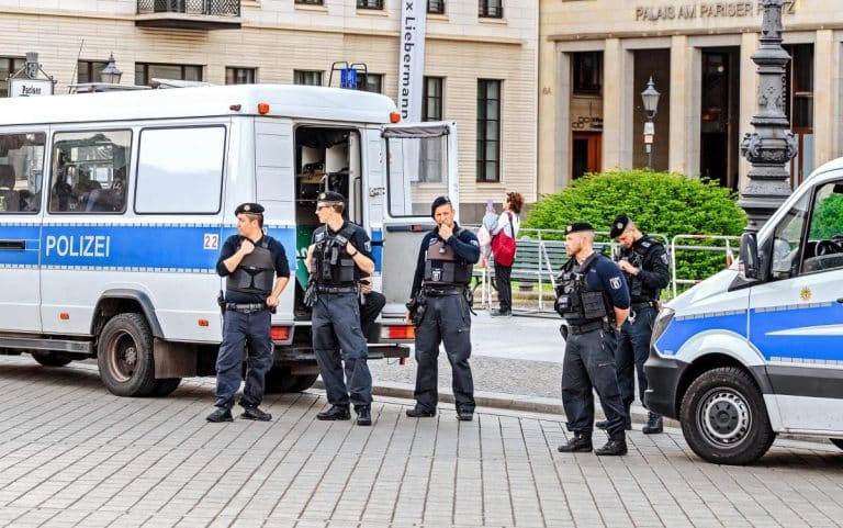 RAZBIJENA PEDOFILSKA MREŽA KIDFLIX: Ima gotovo DVA MILIONA korisnika, Hrvat među 79 uhapšenih! EUROPOL se hitno oglasio!