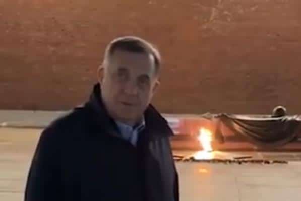 “STIGAO SAM U MOSKVU” Posle Izraela Dodik doputovao u Rusiju, prvo je obišao ISTORIJSKO mesto sa kog je uputio moćnu poruku Putinu (VIDEO)