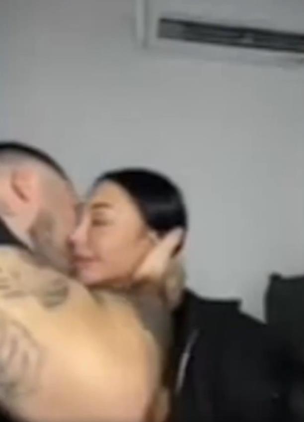 “BIO SAM U DEPRESIJI, IMAO SAM PROBLEME, BIO SAM MNOGO LOŠE” Filip nikad iskreniji nakon pomirenja sa Majom, više se ne kriju, ljube se i grle pred svima