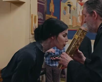Najveća “tattoo” umetnica se odrekla veštičarenja i postala pravoslavka: Posle krštenja se preporodila, pred Uskrs ne izlazi iz crkve i celiva ikone