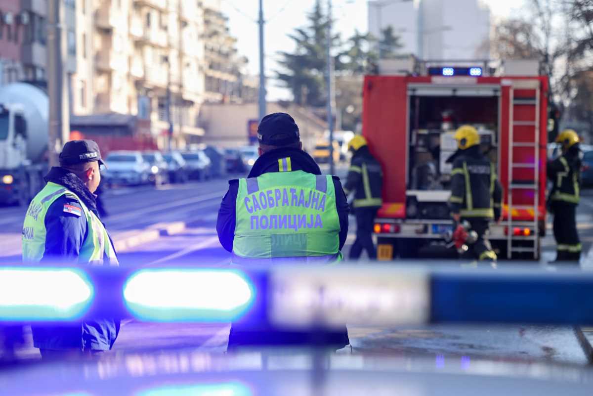 IZBIO POŽAR U PORODIČNOJ KUĆI! Veliki plamen na spratu u selu Gorobilje kod Požege