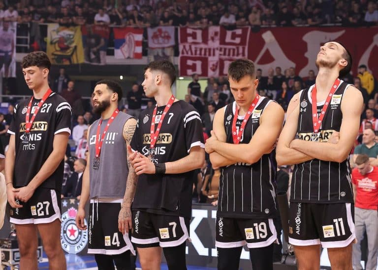 ON JE PRVI KOŠARKAŠ KOJI NAPUŠTA PARTIZAN: Zvanično, centar crno-belih karijeru nastavlja u Americi