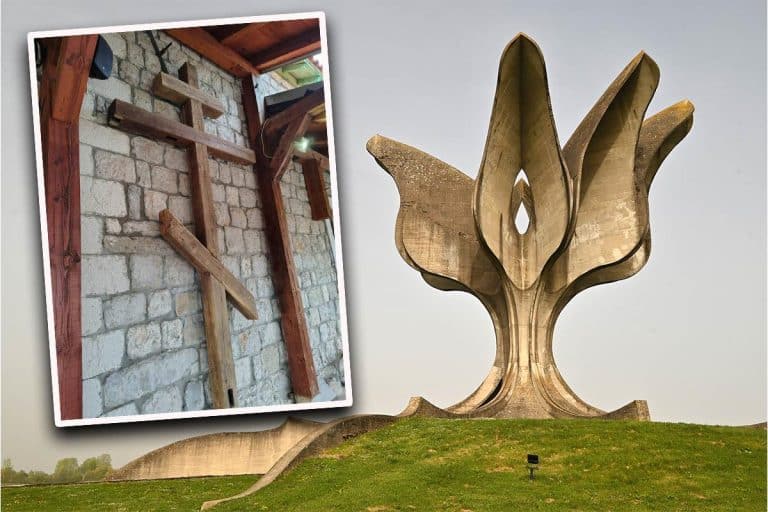 KRST IZ JASENOVCA STIGAO U PODGORICU: Izrađeni Časni krst od krovne konstrukcije nekadašnjeg logora izložen u hramu  Svetog Arhangela Mihaila (FOTO)