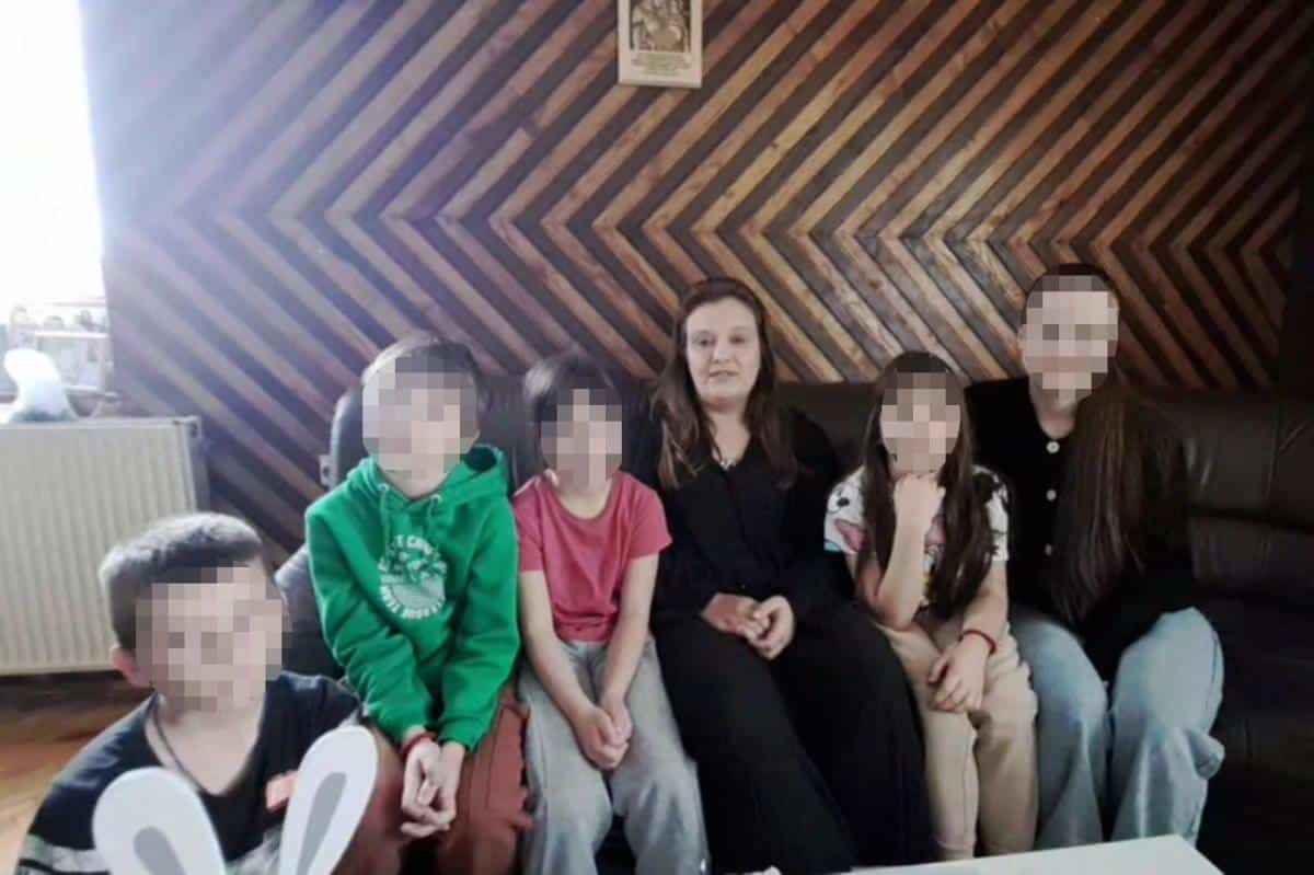 Kako izgleda atmosfera u domu samohrane majke 11-oro dece? Svako ima svoje zaduženje – Veliki petak provode provode kao pravi uzor!