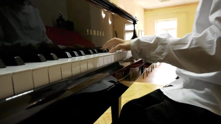 SRPSKO ČUDO OD DETETA BRILJIRALO U ITALIJI – Teodor Vujanić iz Šapca apsolutni pobednik među mladim virtuozima u Rimu!