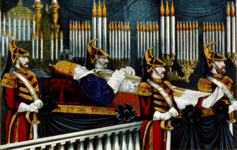 Kovčeg sa papom umalo završio u reci: Ovaj pontifeks je vladao preko 3 decenije i sebe proglasio nepogrešivim, njegova sahrana bila je najgora u istoriji