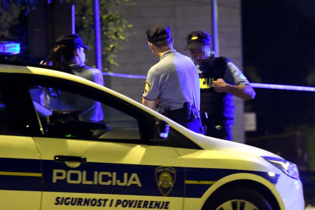 POZVALI MUŠKARCA DA IM ZAMENI GUMU, PA GA STRPALI U GEPEK: “Prekrili su mu oči, oteli telefon”