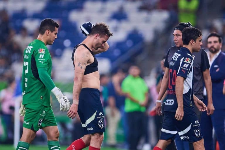 SKANDAL! BIVŠI FUDBALER REAL MADRIDA SE SUKOBIO SA TRENEROM, PA DOBIO DESET ŠAVOVA! Ogroman cirkus u poznatom klubu, ovo su detalji haosa! VIDEO