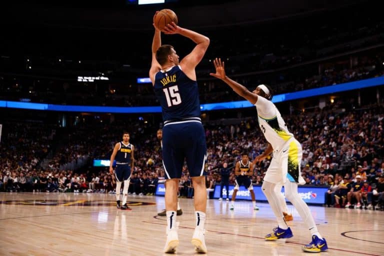 NIKOLA JOKIĆ OVO NIJE ZASLUŽIO! Opet je blistao, ali uzalud! Ni čudesan TRIPL-DABL Srbina nije pomogao očajnom Denveru! Sada im ozbiljno visi plej-of!
