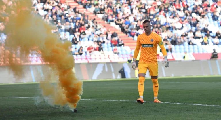 MOŽE JEDNA HALJINICA ZA KAPITENA?! Zvezda brutalno isprozivala golmana Partizana! Društvene mreže GORE! (VIDEO)
