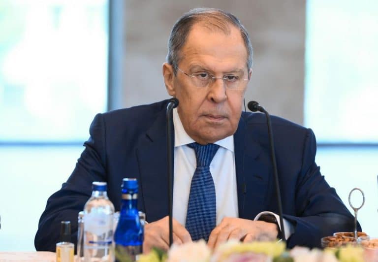 ŠTA JE SVE LAVROV UPRAVO REKAO O ALBANCIMA! Uporedio Kosovo i Krim, pa BRUTALNO ZAKUCAO! Nije imao milosti, sve sasuo! “TO SU TE RASISTIČKE STVARI”