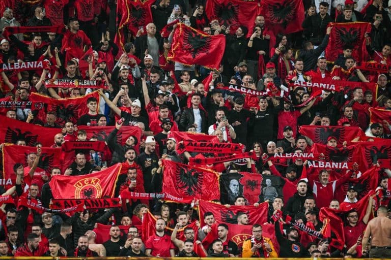 FIFA ZATVARA STADION ALBANCIMA ZA MEČ SA SRBIJOM! Divljanje navijača se ne prašta!