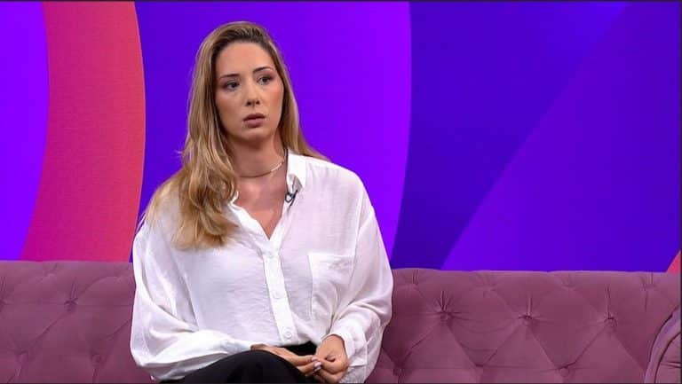 “NE SMEM NIŠTA DA RADIM, DETE MI JE…” Voditeljka progovorila o velikom problemu s naslednikom, nastao muk u studiju