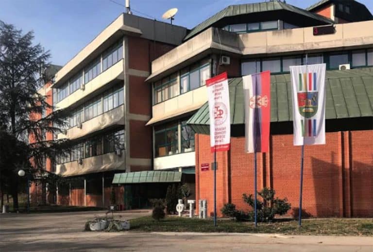 BLOKADERI FTN U ČAČKU IZMISLILI DA SU PRETUČENI ZBOG POLITIKE, STUDENT PRODEKAN JEDAN OD UČESNIKA INCIDENTA! Pijani šikanirali srednjoškolce (VIDEO)