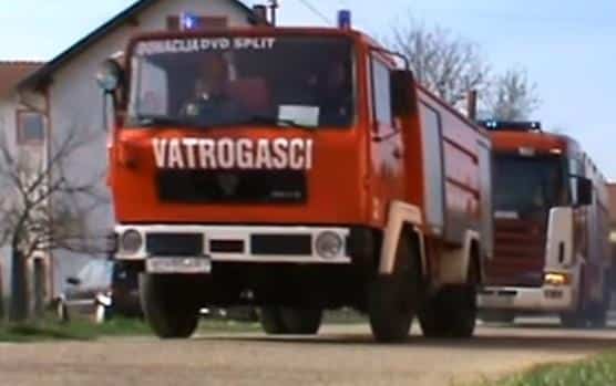 BUKTINJE U ZAGREBU! Goreli automobili na dve lokacije u gradu! Vatrogasci jurili s jednog mesta na drugo!