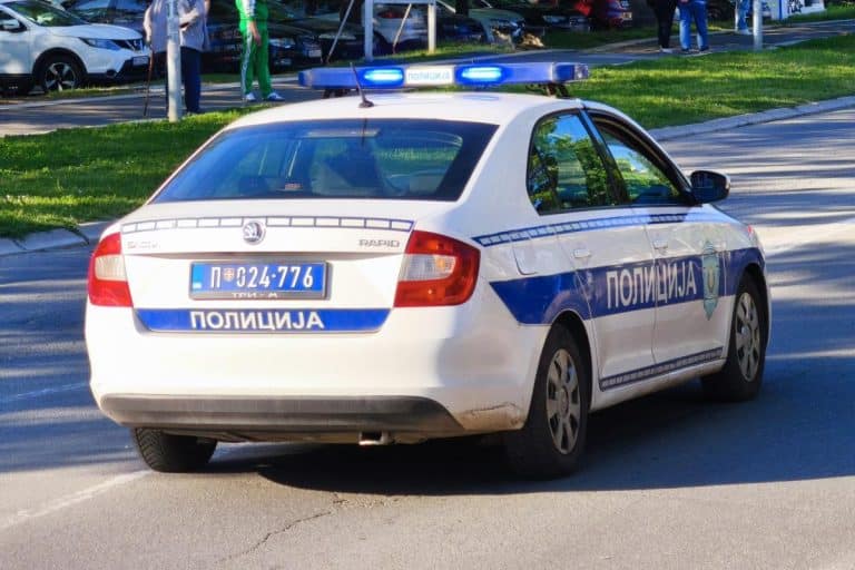 HronikaHronikaGORAN VASIĆ PRIZNAO KRIVICU Evo šta je rekao direktor Republičkog zavoda za zaštitu spomenika kulture u tužilaštvu: Poznato kada se donosi odluka o pritvoruReagujKomentarišiReagujKomentariši