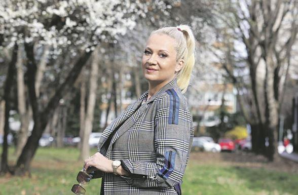 “TERAJU ME DA ZATEGNEM LICE” Jellena o lepoti i estetskim korekcijama, otkrila najveći strah i priznala: Moraću da stisnem zube