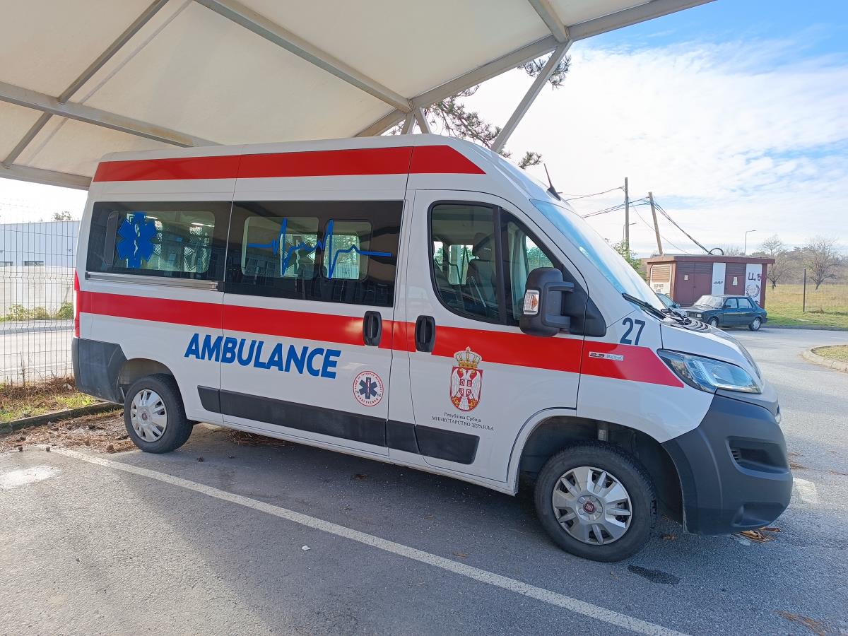 PRVO SE JAVLJALI SA STOMAČNIM PROBLEMIMA, A ONDA JE DOŠLA NOĆ: Pune ruke posla za lekare kragujevačke Hitne
