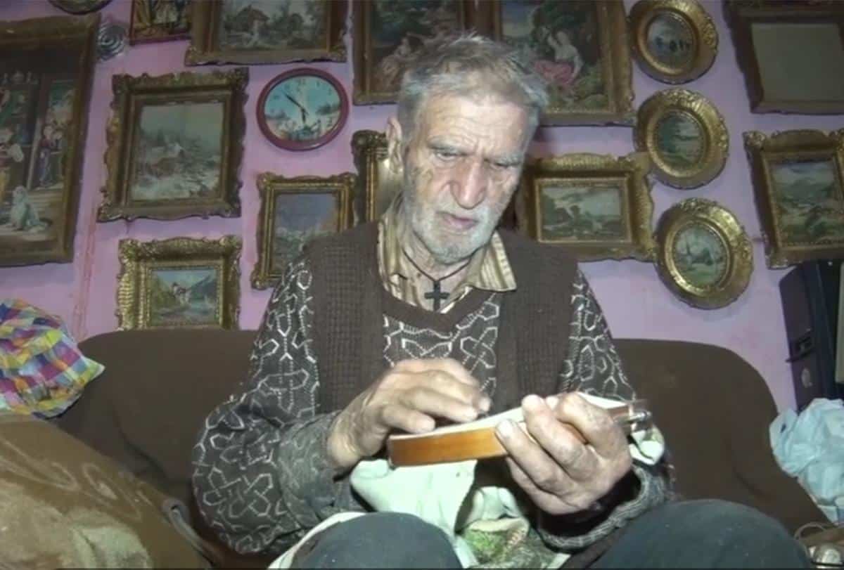 MIHAJLO I U 86. RADI GOBLENE! Hekla i veze od svoje jedanaeste, a ponos mu je Tajna večera, radio je godinu dana! Mnogi hteli da je kupe, ali je nije dao (FOTO)