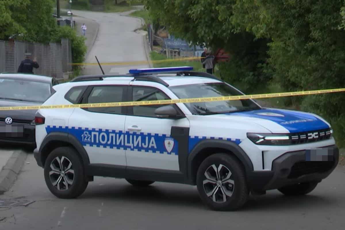 MRTAV PIJAN IZAZAZVAO TRI UDESA, PA “MERCEDESOM” SLETEO U NJIVU! Drama u Bijelini, filmska potera za paklenim vozačem!