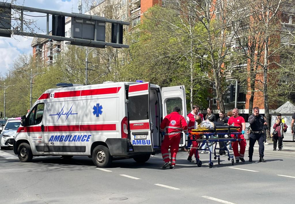 ŽENA (69) POGINULA U CENTRU NIŠA: Pretrčavala ulicu, na nju naleteo automobil!
